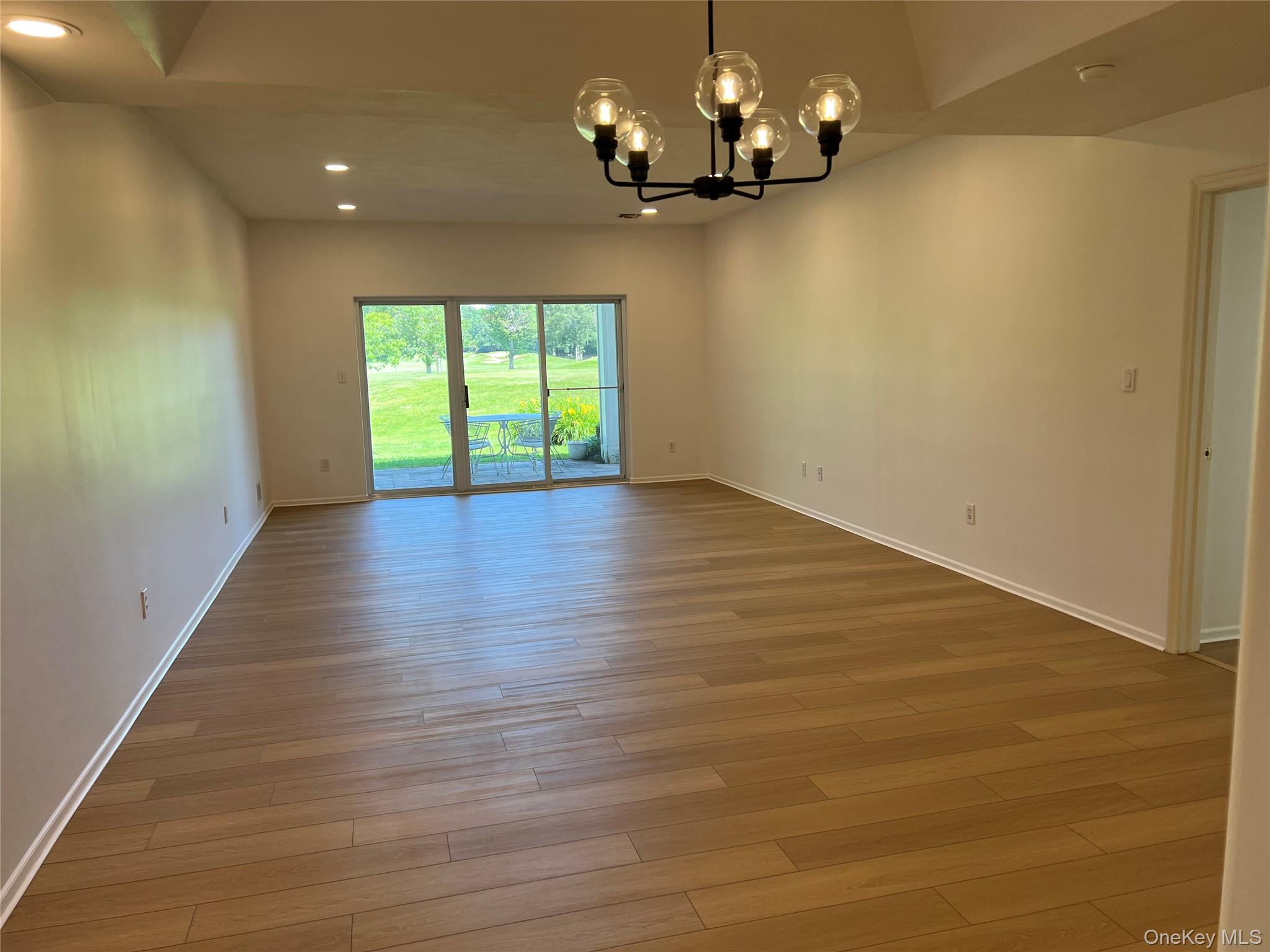 #7 photo, 85 Windwatch Drive, サフォーク郡 Hauppauge , NY 11788