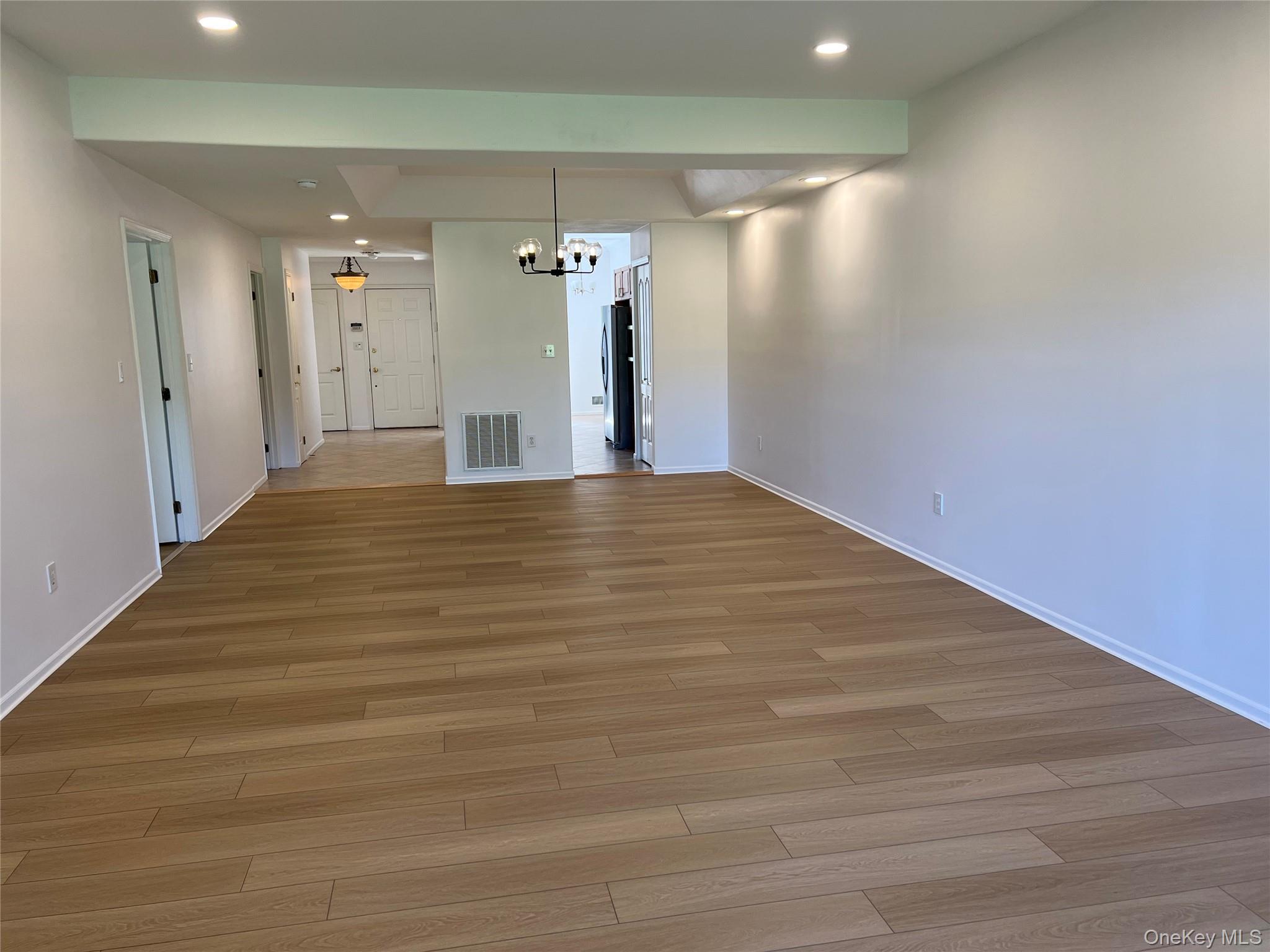 #9 photo, 85 Windwatch Drive, サフォーク郡 Hauppauge , NY 11788