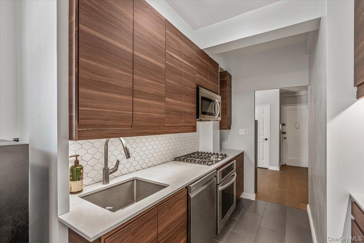 #11 photo, 99-40 63rd Road, クイーンズ区 Rego Park , NY 11374