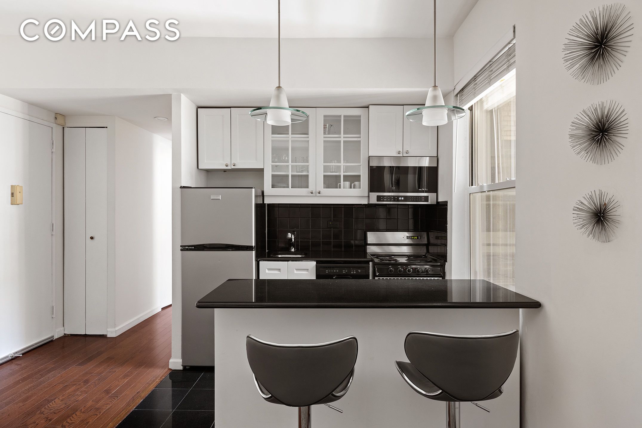 #4 photo, 150 W 51st Street, マンハッタン Theater District , NY 10019