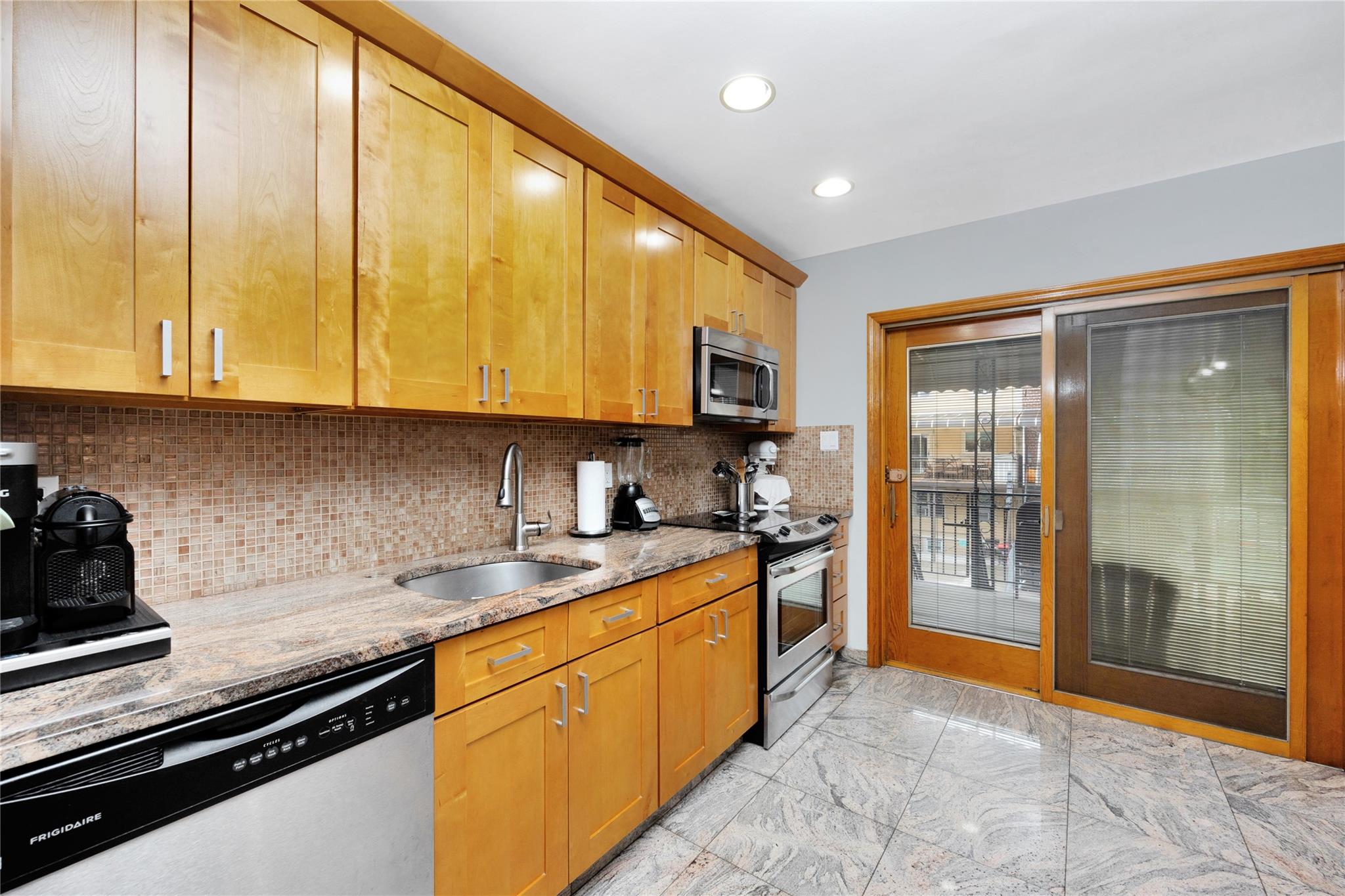 #11 photo, 2616 Brown Street, ブルックリン区 Brooklyn , NY 11235