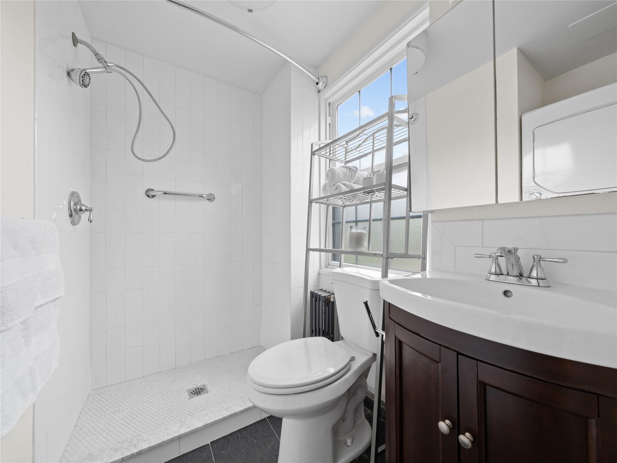 #11 photo, 35-05 167th Street, クイーンズ区 Flushing , NY 11358