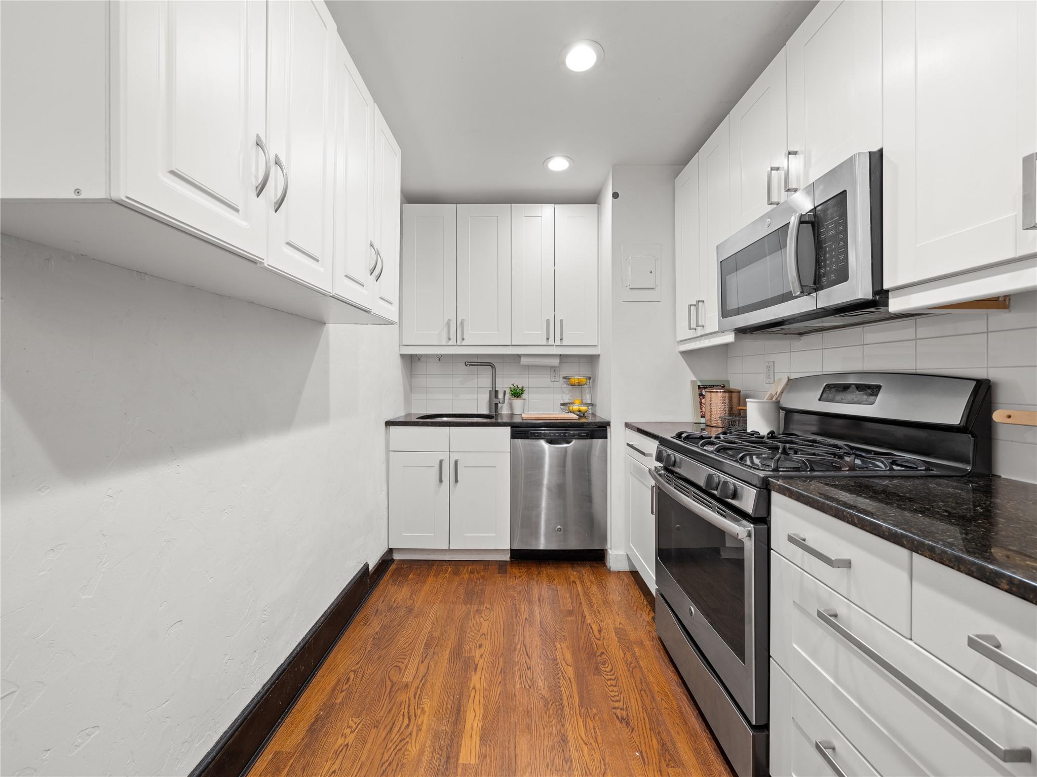 #3 photo, 35-05 167th Street, クイーンズ区 Flushing , NY 11358