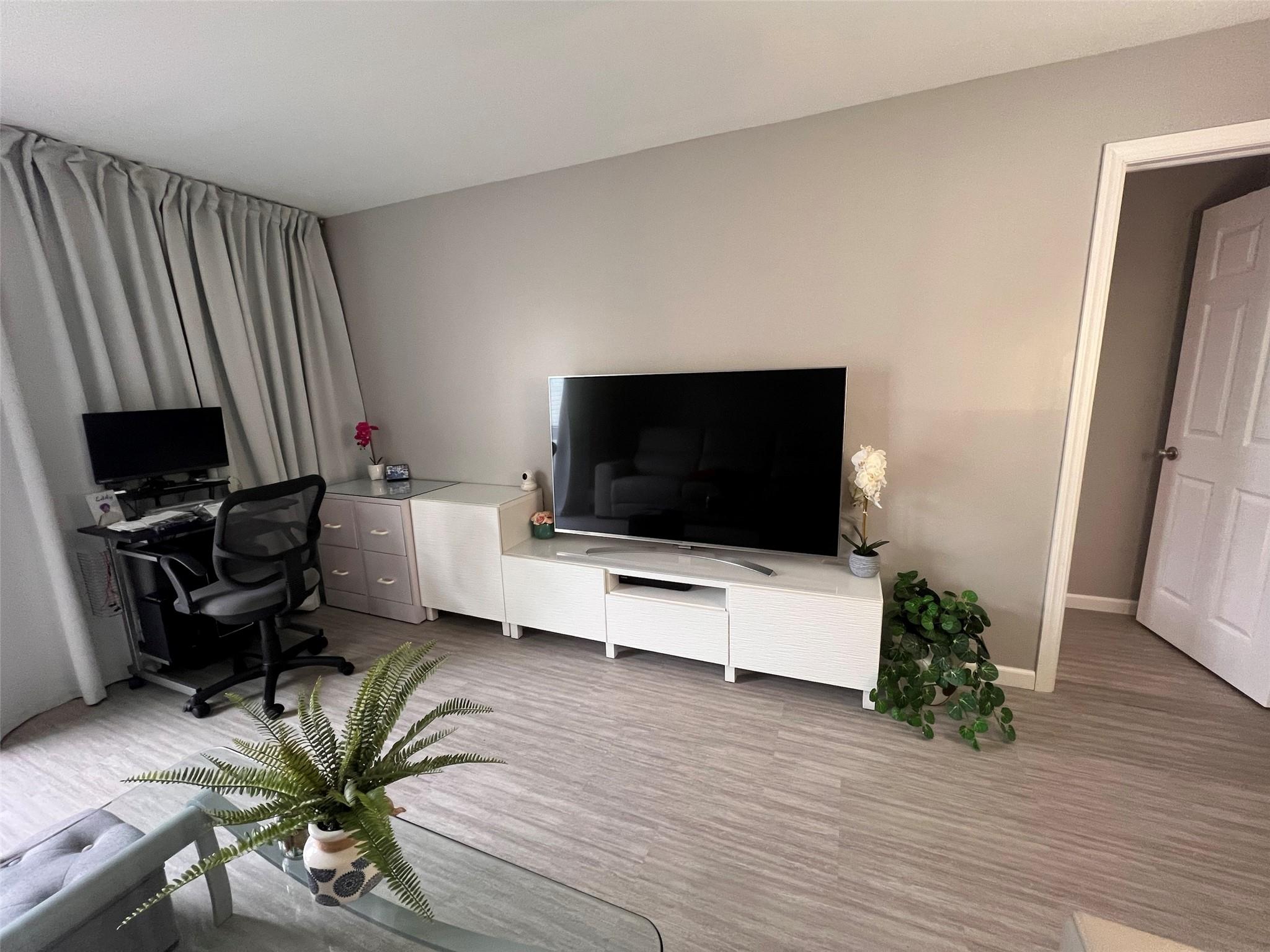 #6 photo, 44 Cherry Lane, ナッソー郡 Carle Place , NY 11514