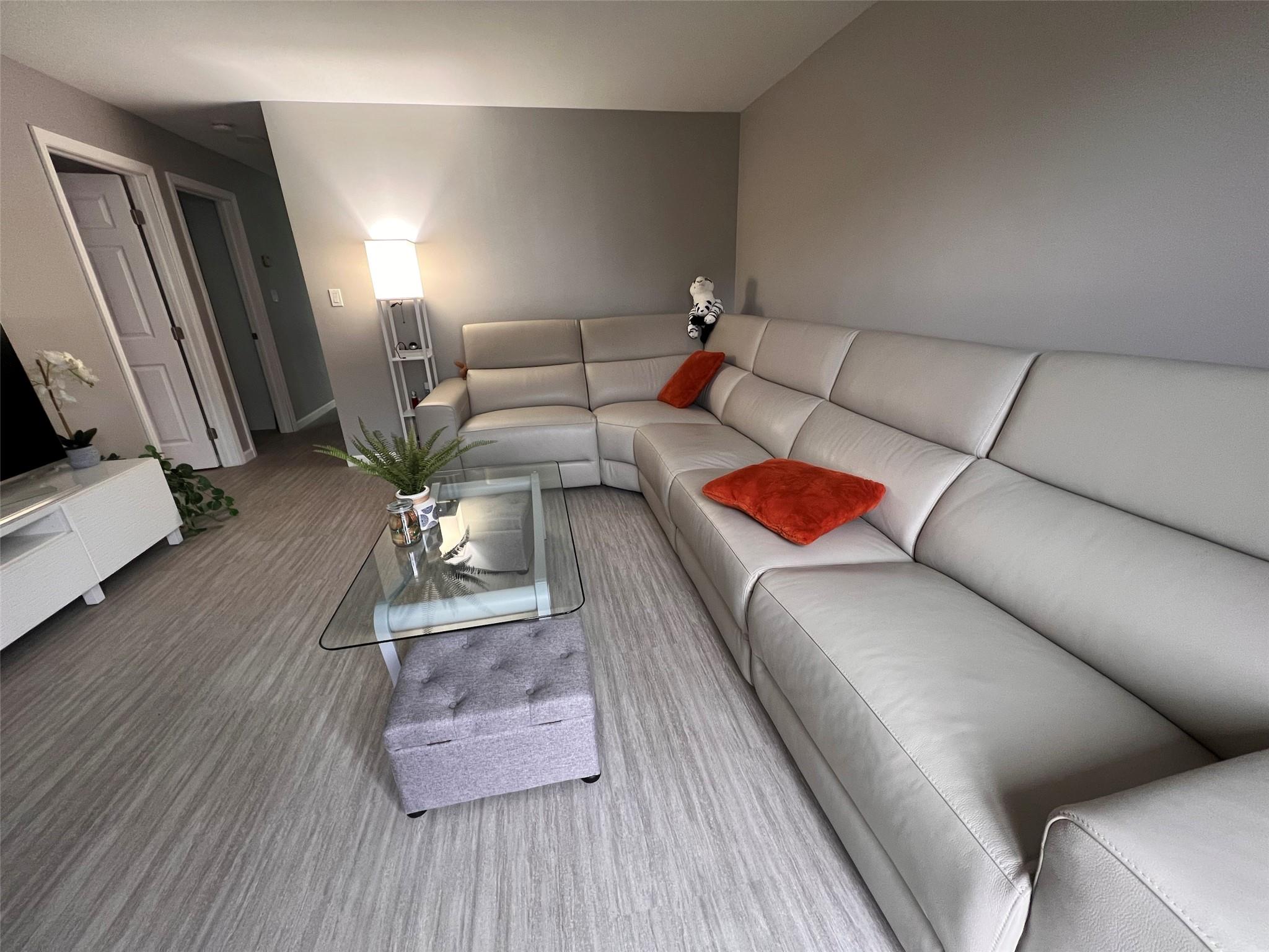 #7 photo, 44 Cherry Lane, ナッソー郡 Carle Place , NY 11514