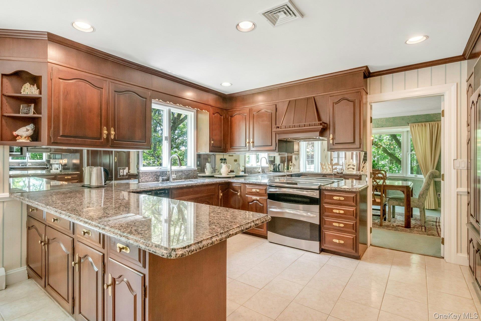 #18 photo, 12 Woodland Court, Bedford , NY 10506