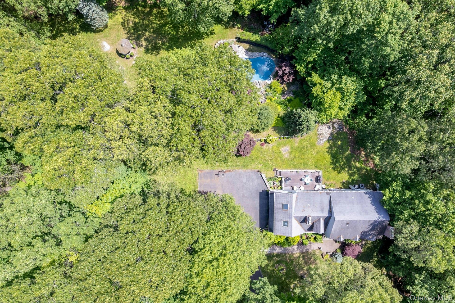 #3 photo, 12 Woodland Court, Bedford , NY 10506