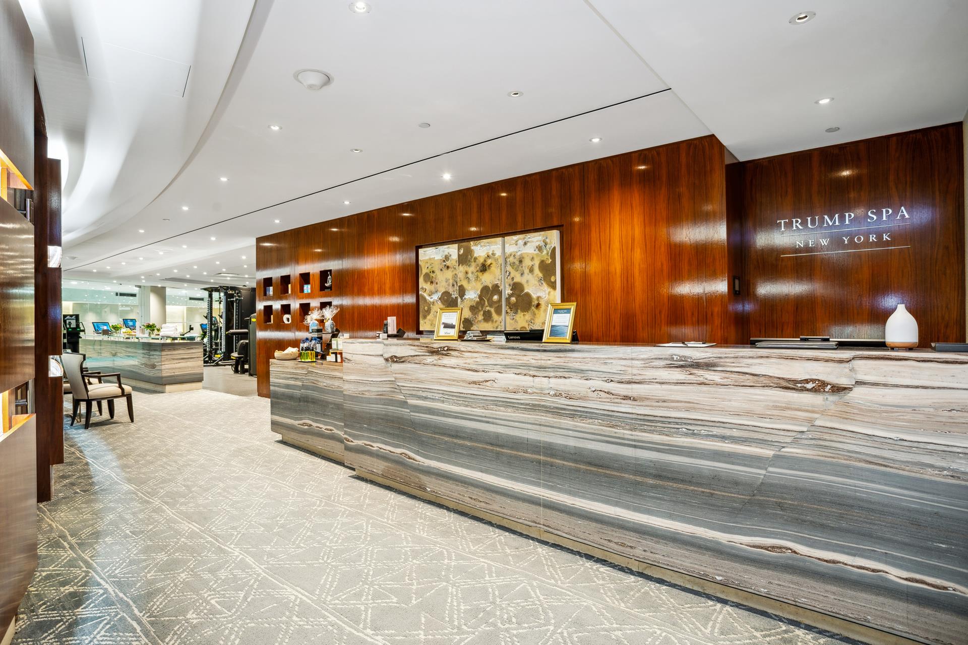 #11 photo, 1 CENTRAL Park W, マンハッタン Lincoln Square , NY 10023