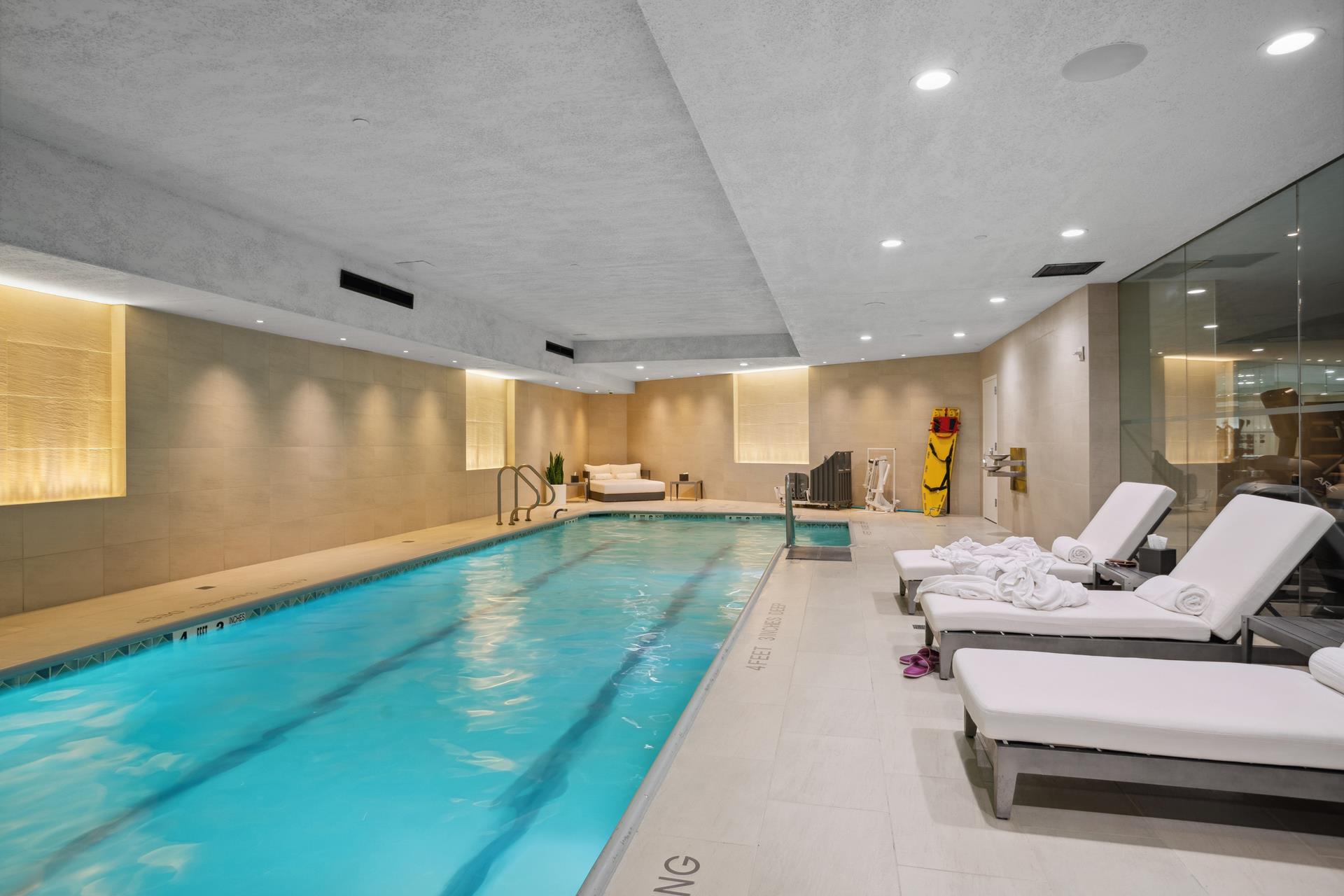 #12 photo, 1 CENTRAL Park W, マンハッタン Lincoln Square , NY 10023