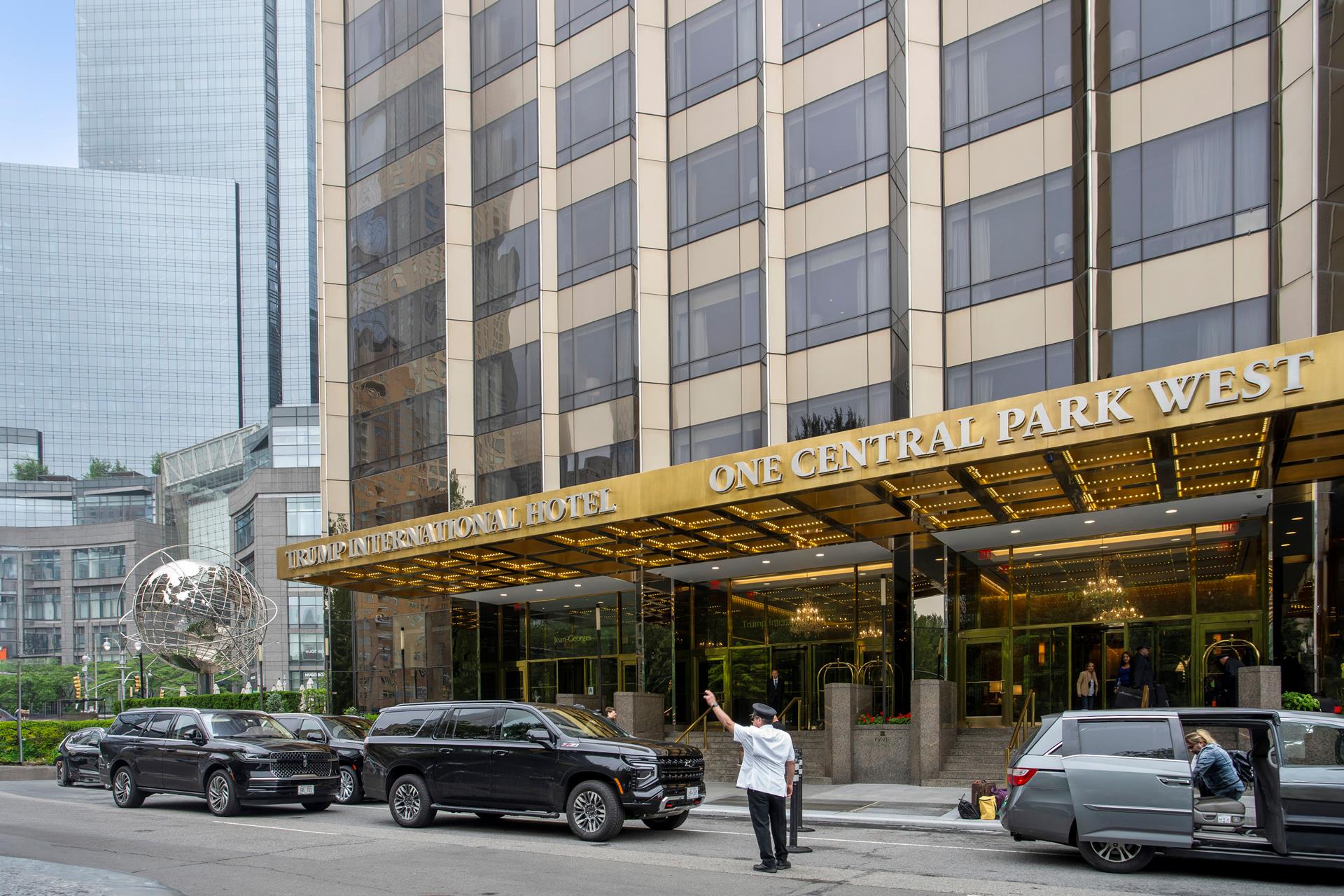 #13 photo, 1 CENTRAL Park W, マンハッタン Lincoln Square , NY 10023