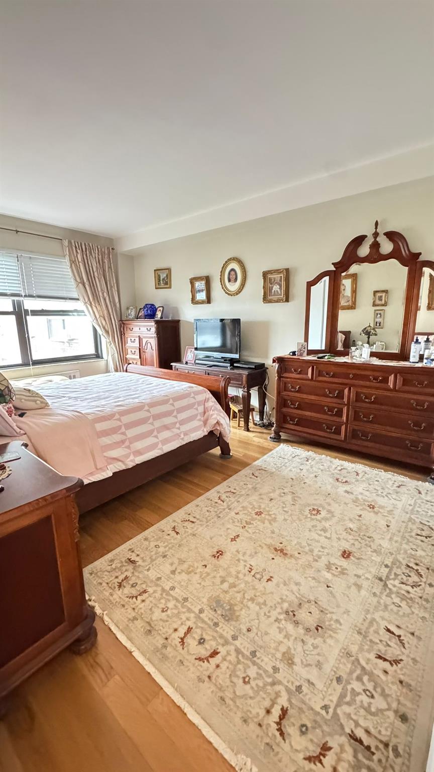 #9 photo, 99-05 63rd Drive, 皇后區 雷哥公園 Rego Park , NY 11374