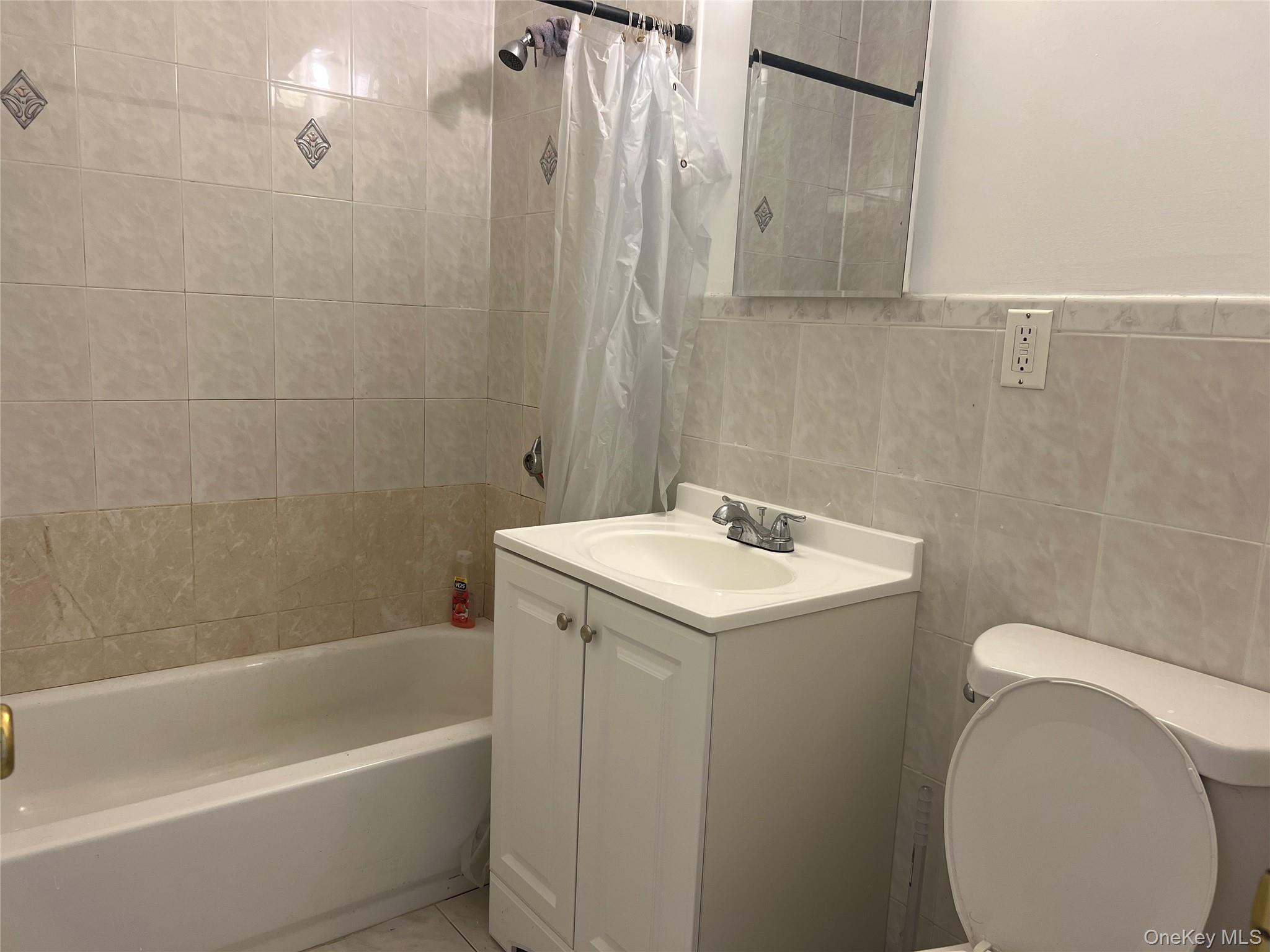 #12 photo, 55-05 98 Street, クイーンズ区 Corona , NY 11368