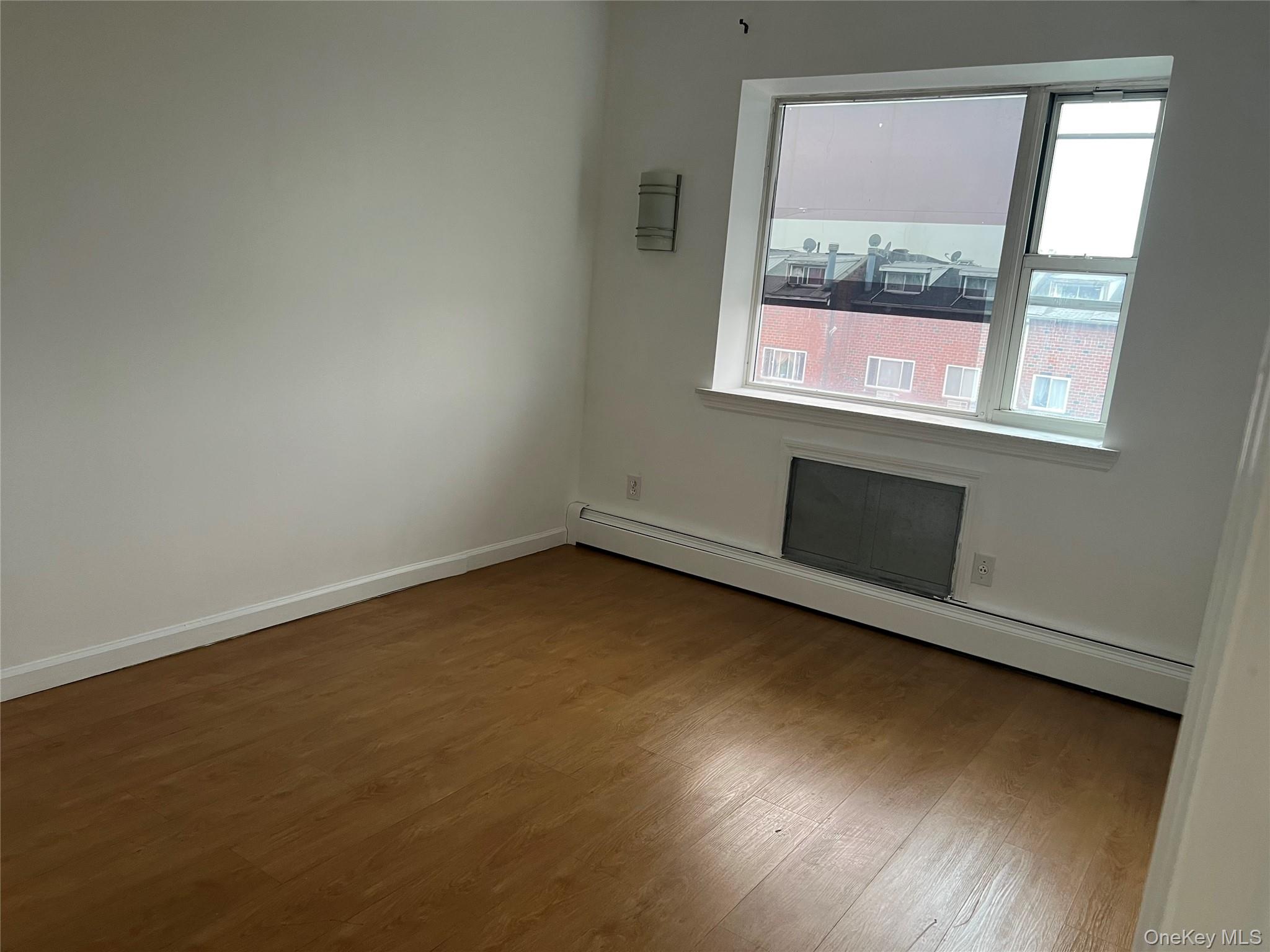 #5 photo, 55-05 98 Street, クイーンズ区 Corona , NY 11368