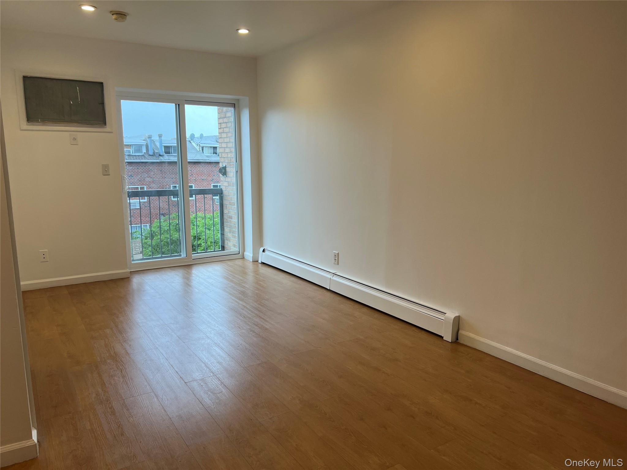 #9 photo, 55-05 98 Street, クイーンズ区 Corona , NY 11368