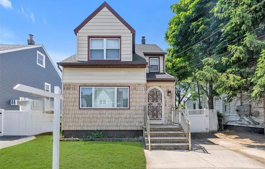 #1 photo, 181 Oak Street, West Hempstead , NY 11552