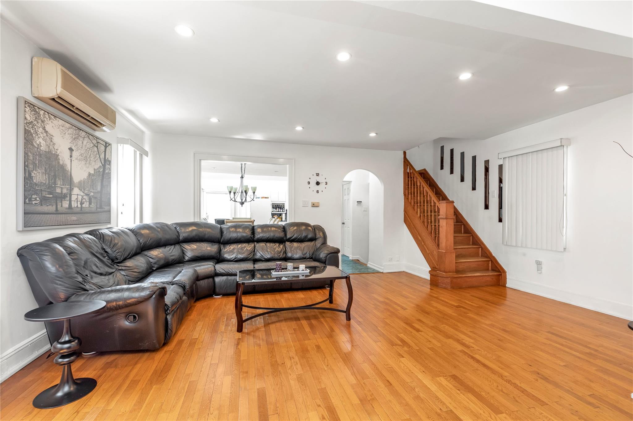 #2 photo, 181 Oak Street, West Hempstead , NY 11552