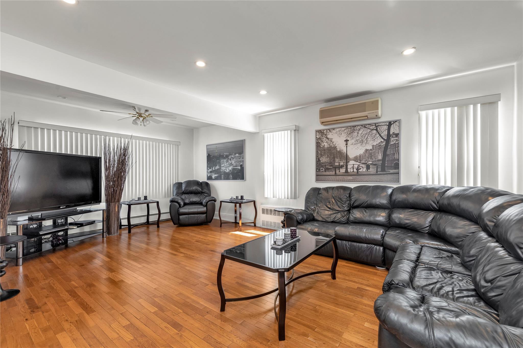 #3 photo, 181 Oak Street, West Hempstead , NY 11552