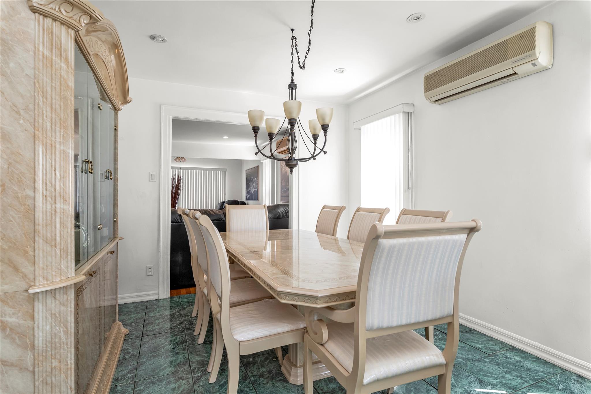 #5 photo, 181 Oak Street, West Hempstead , NY 11552