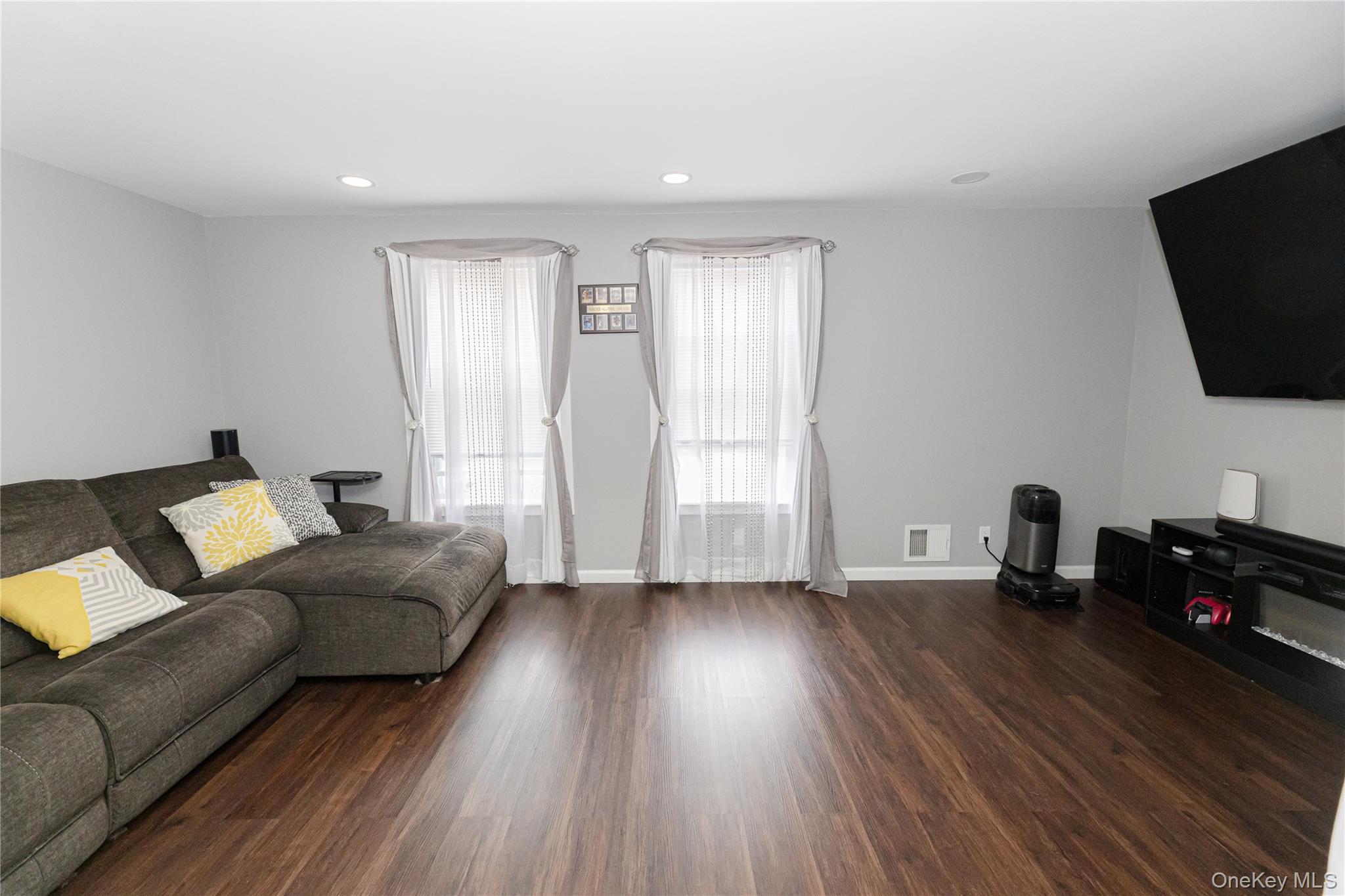 #11 photo, 849 Southern Boulevard, ブロンクス区 Bronx , NY 10459