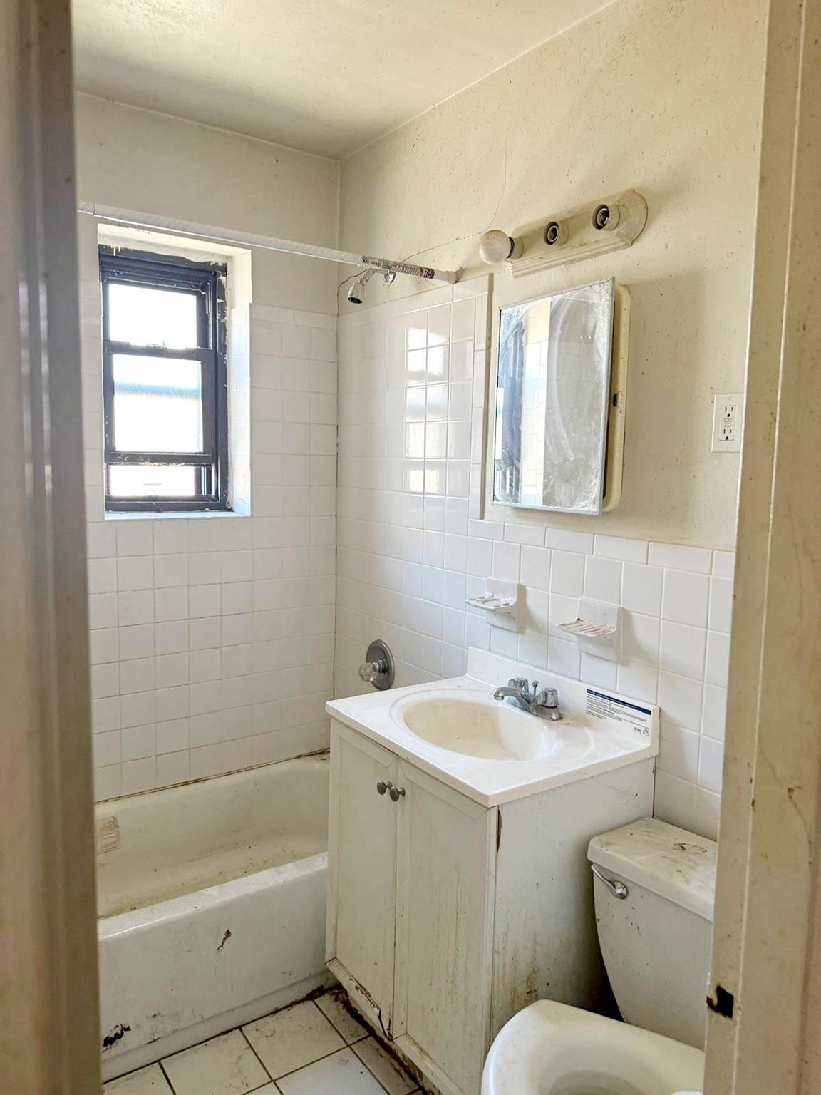 #12 photo, 83-83 118 Street, クイーンズ区 Kew Gardens , NY 11415