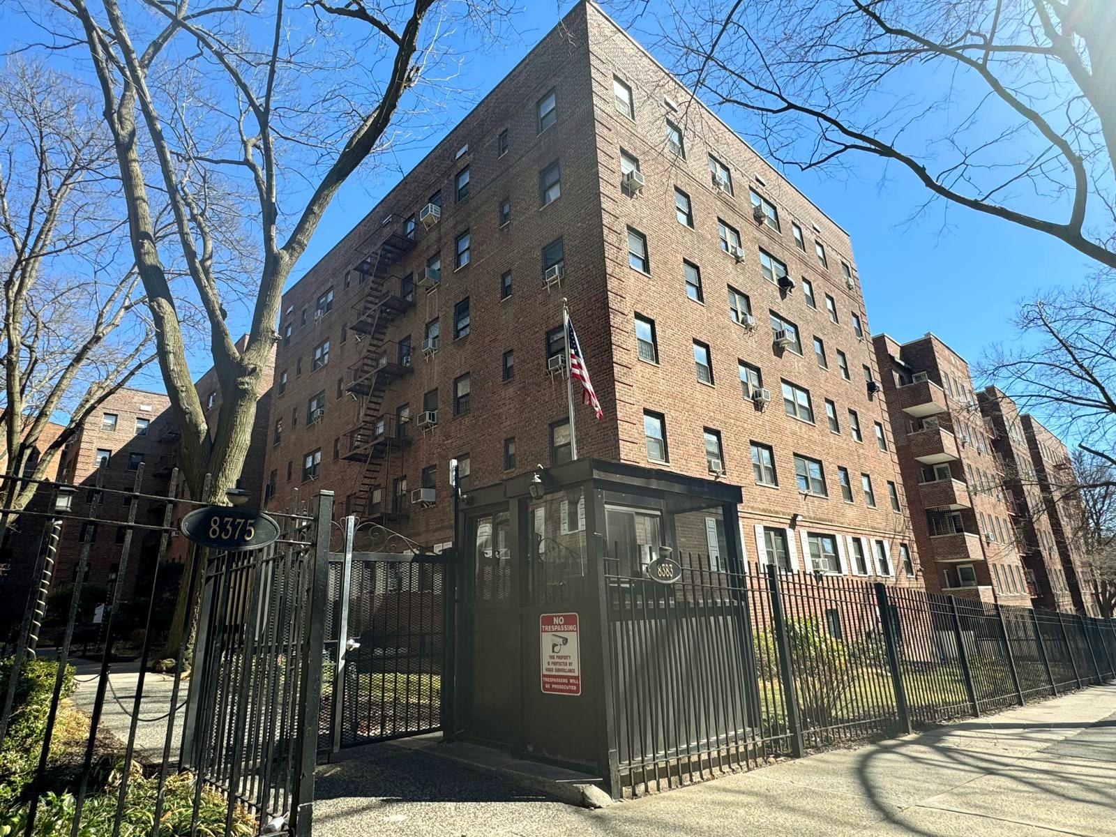 #3 photo, 83-83 118 Street, クイーンズ区 Kew Gardens , NY 11415