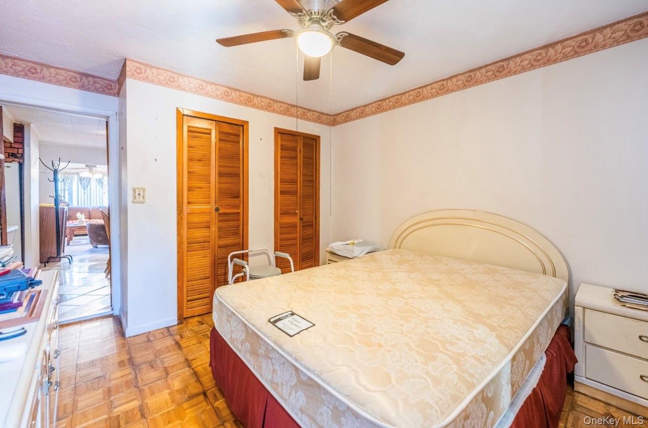 #11 photo, 5883 57th Road, クイーンズ区 Maspeth , NY 11378