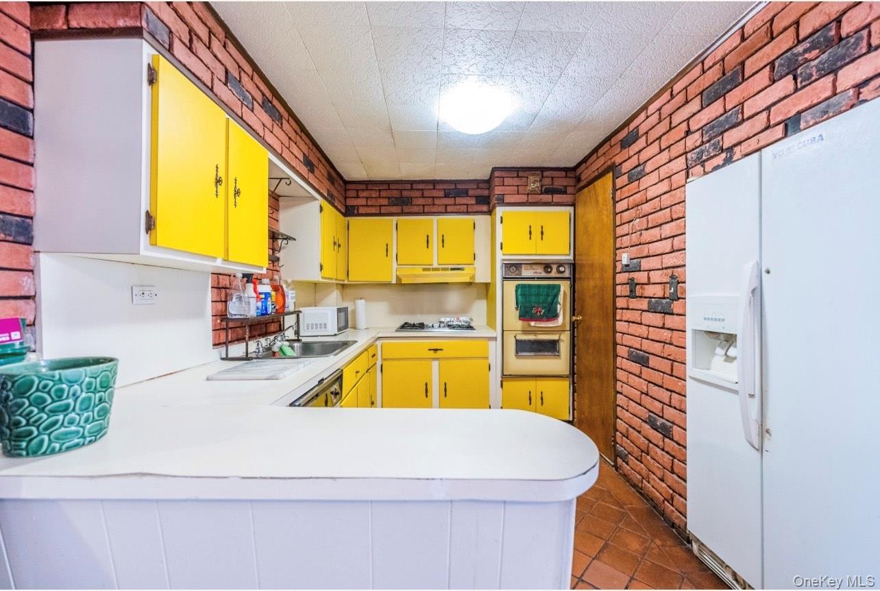 #12 photo, 5883 57th Road, クイーンズ区 Maspeth , NY 11378