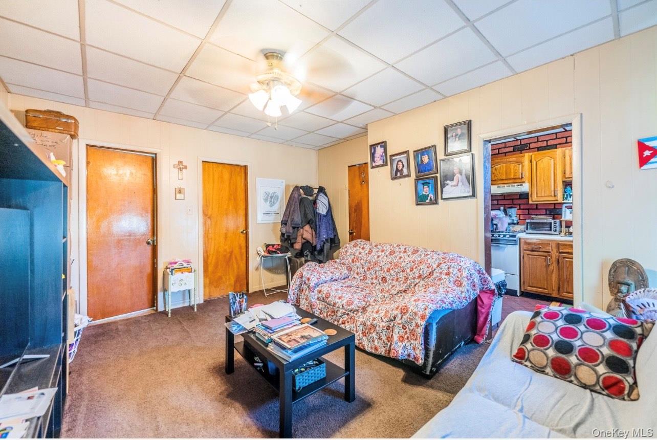 #14 photo, 5883 57th Road, クイーンズ区 Maspeth , NY 11378