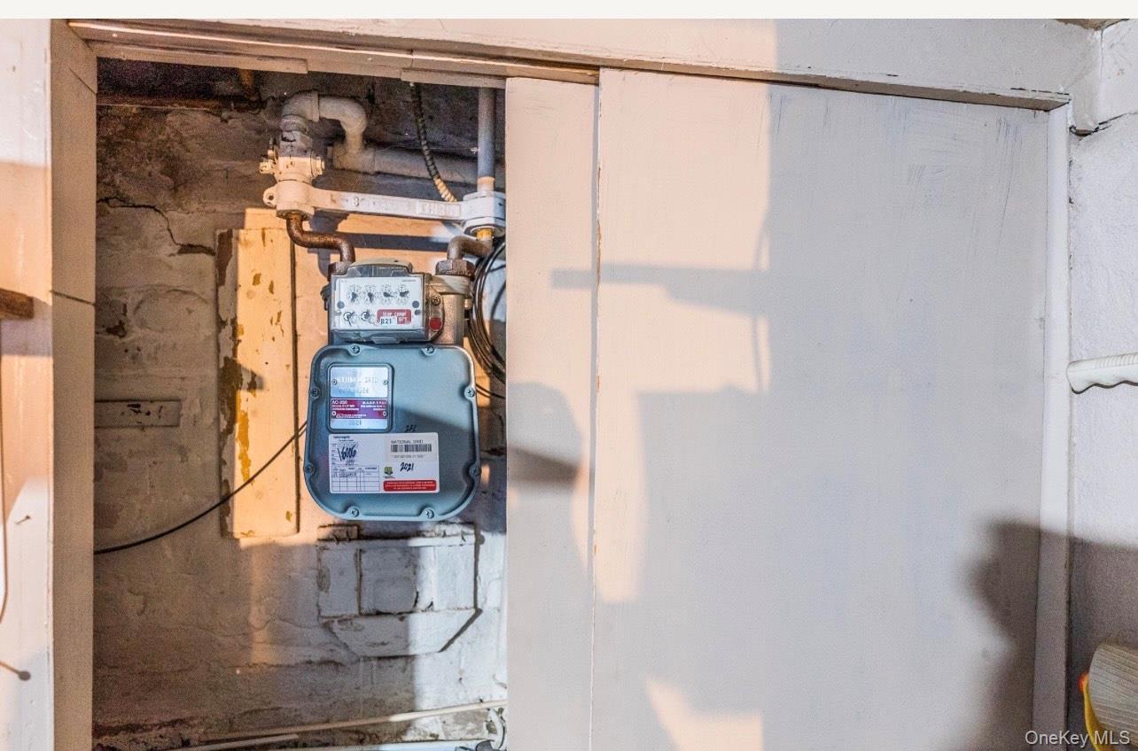 #18 photo, 5883 57th Road, クイーンズ区 Maspeth , NY 11378