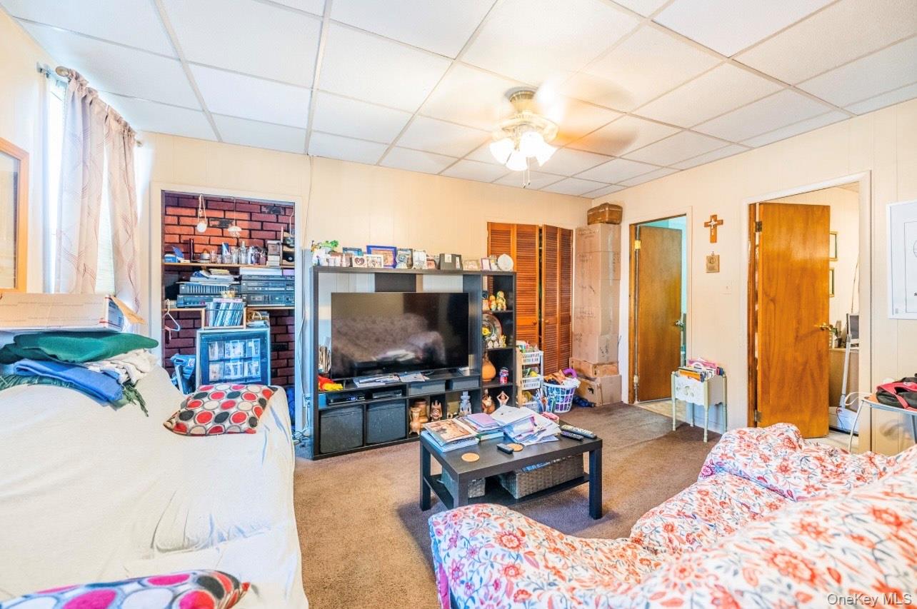 #4 photo, 5883 57th Road, クイーンズ区 Maspeth , NY 11378