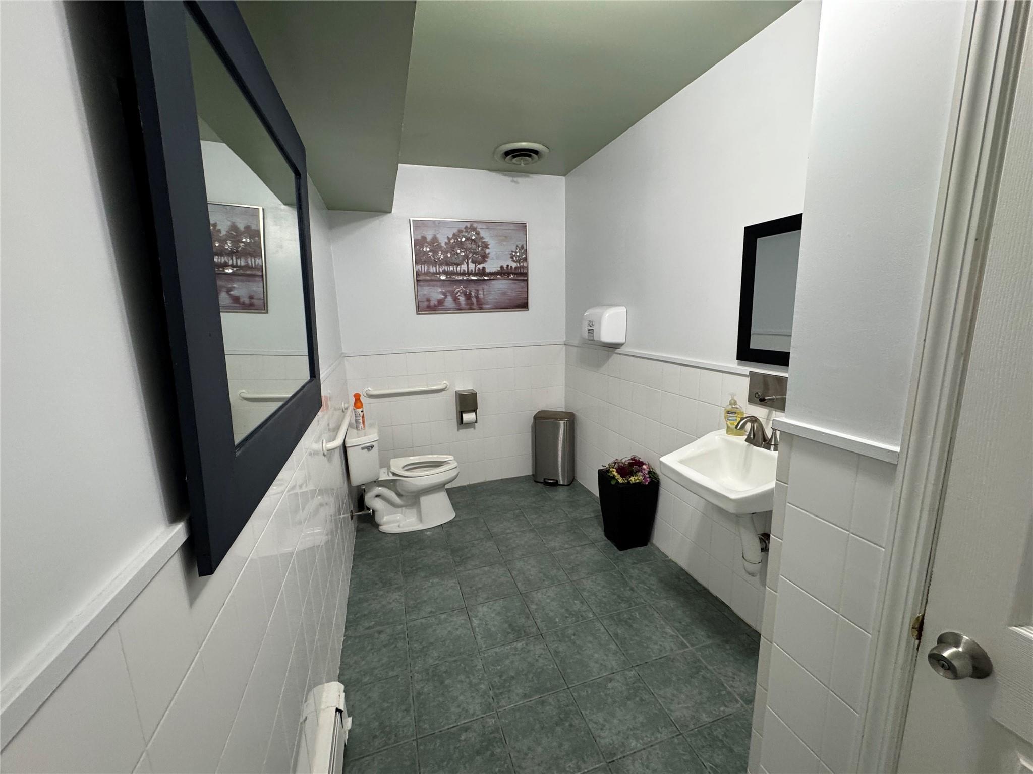 #11 photo, 293 Castle Avenue, ナッソー郡 Westbury , NY 11590