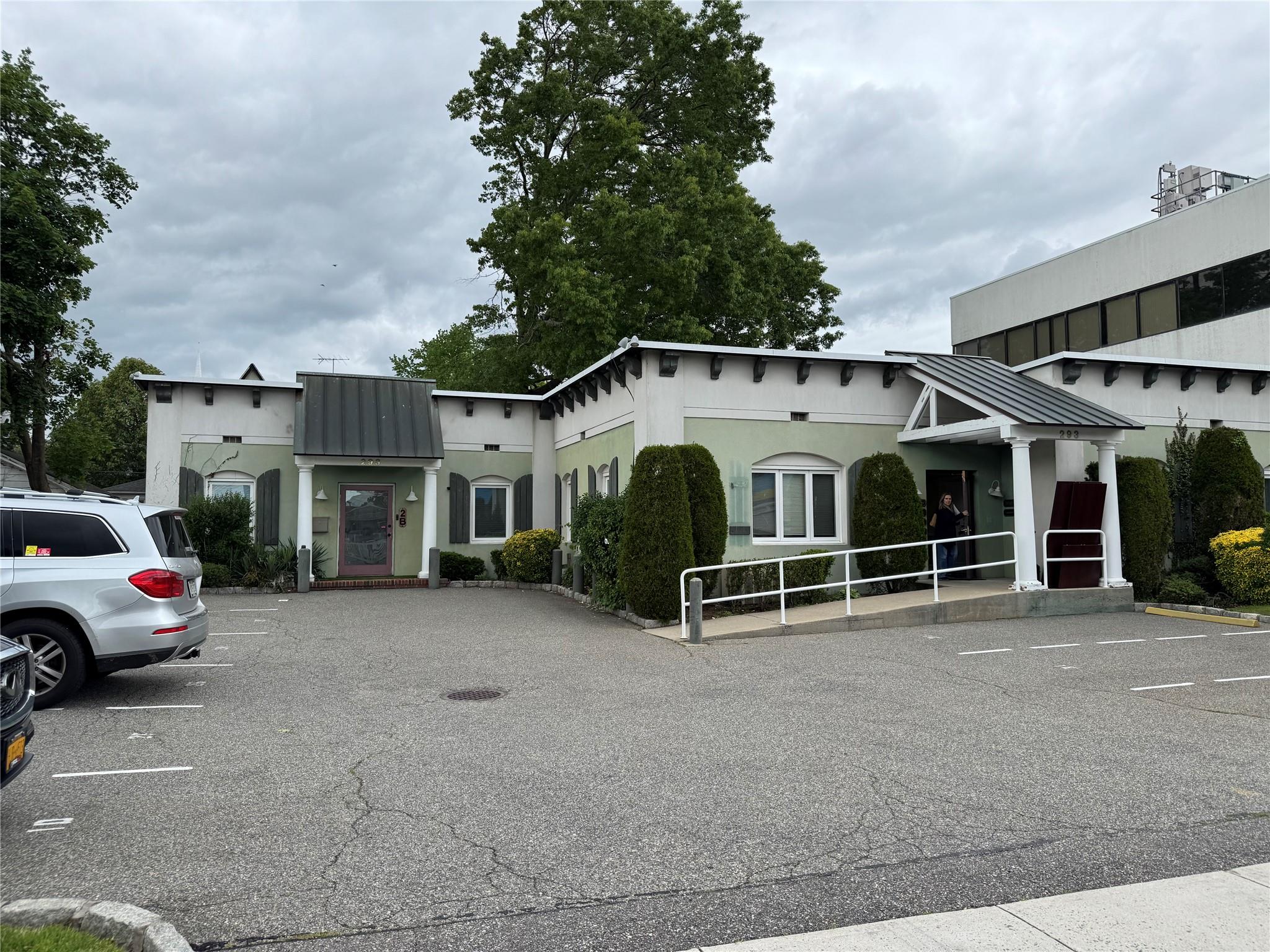 #12 photo, 293 Castle Avenue, ナッソー郡 Westbury , NY 11590