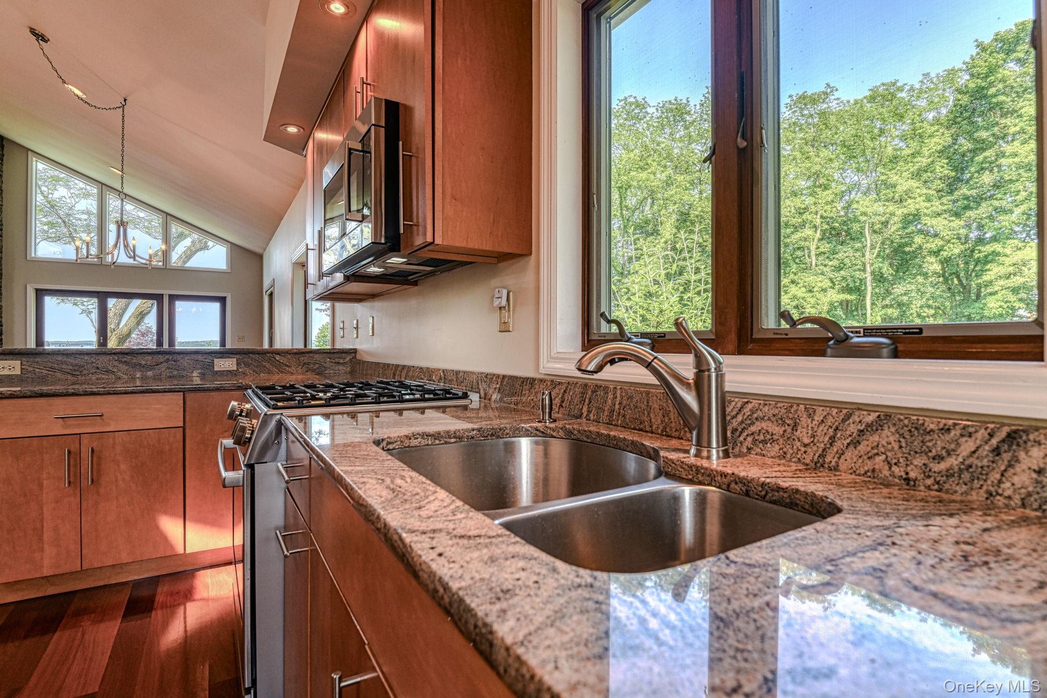 #7 photo, 6 Riverside Drive, Cornwall On Hudson , NY 12520