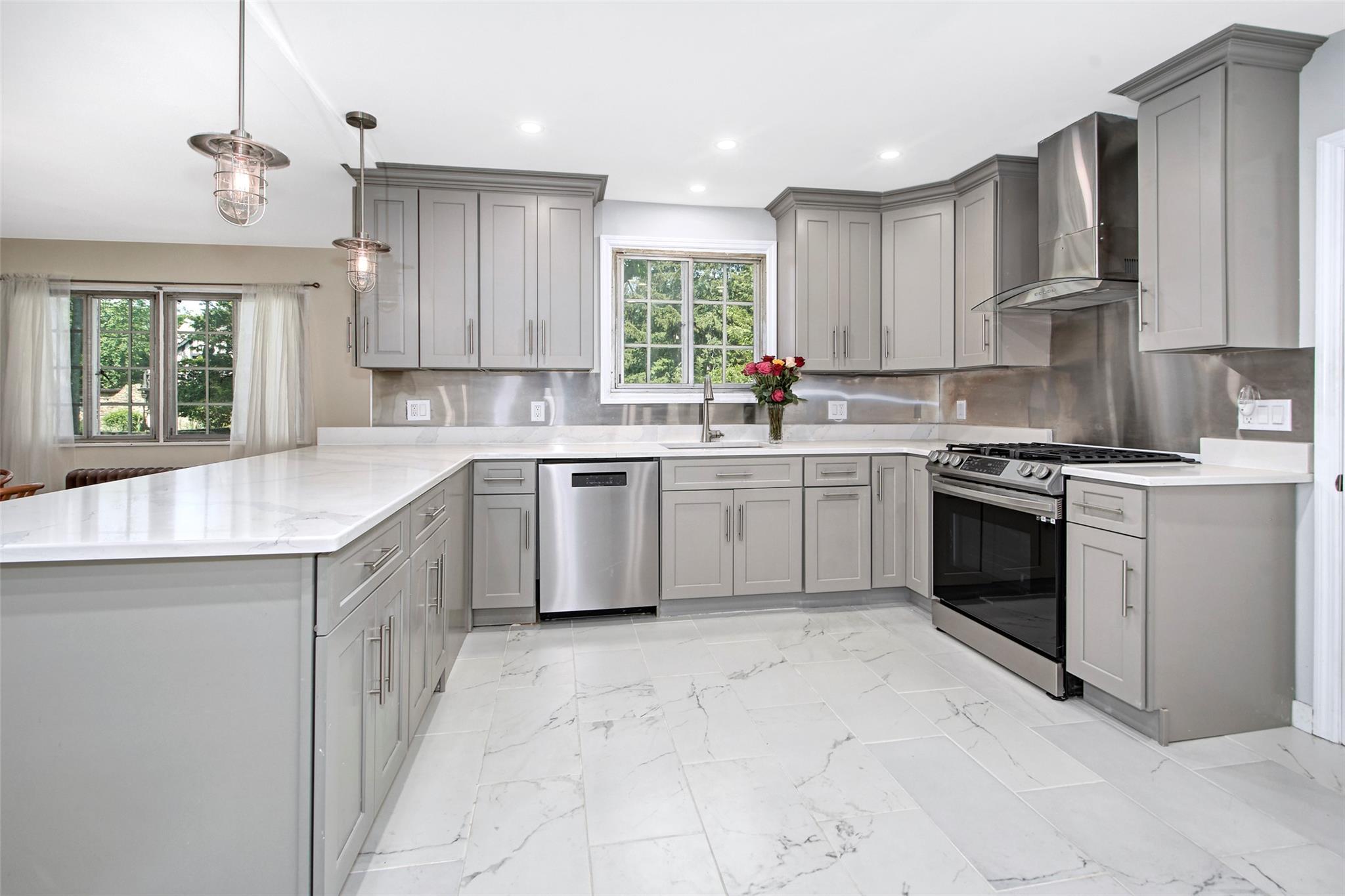 #12 photo, 2 Byworth Road, New Rochelle , NY 10804