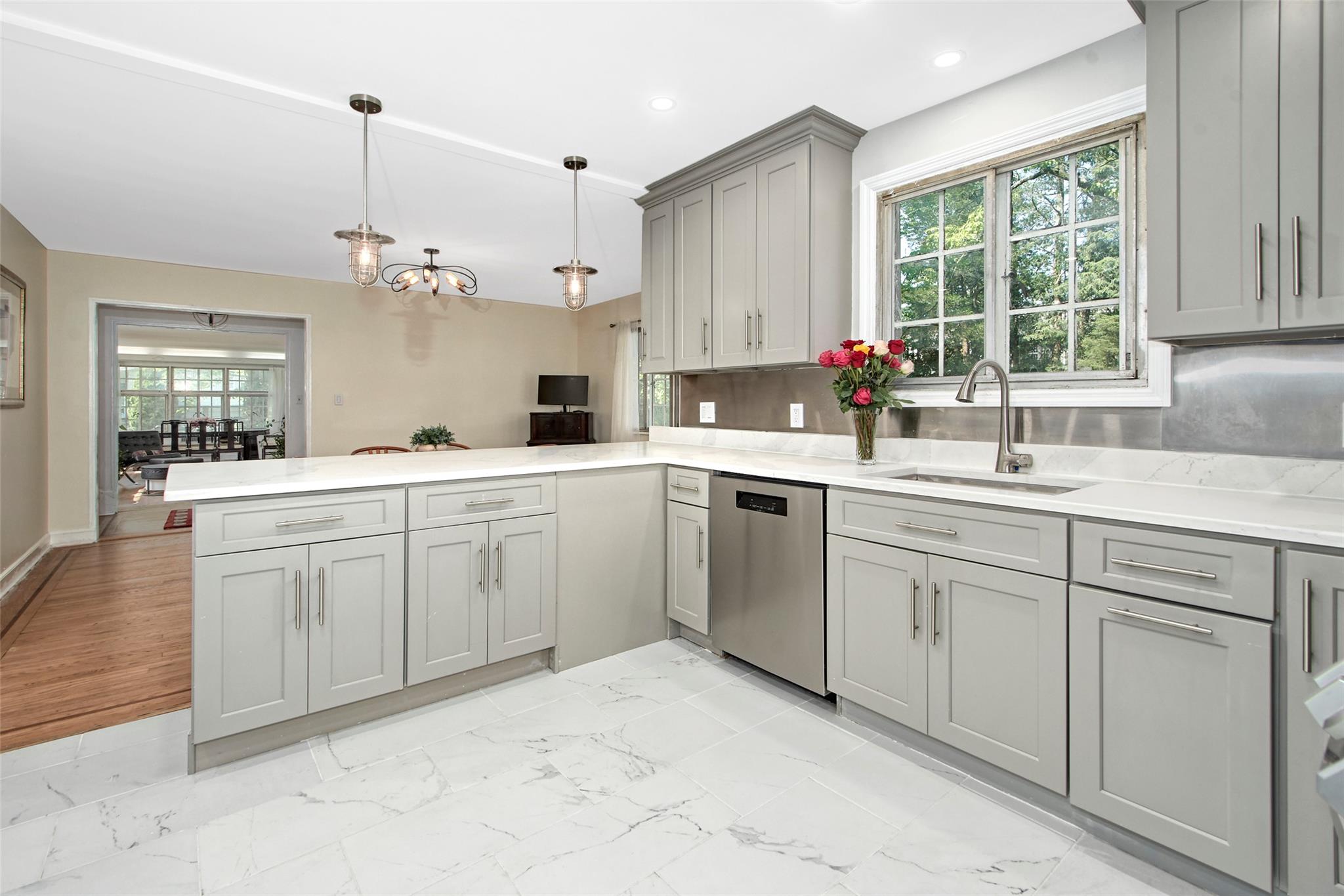 #13 photo, 2 Byworth Road, New Rochelle , NY 10804