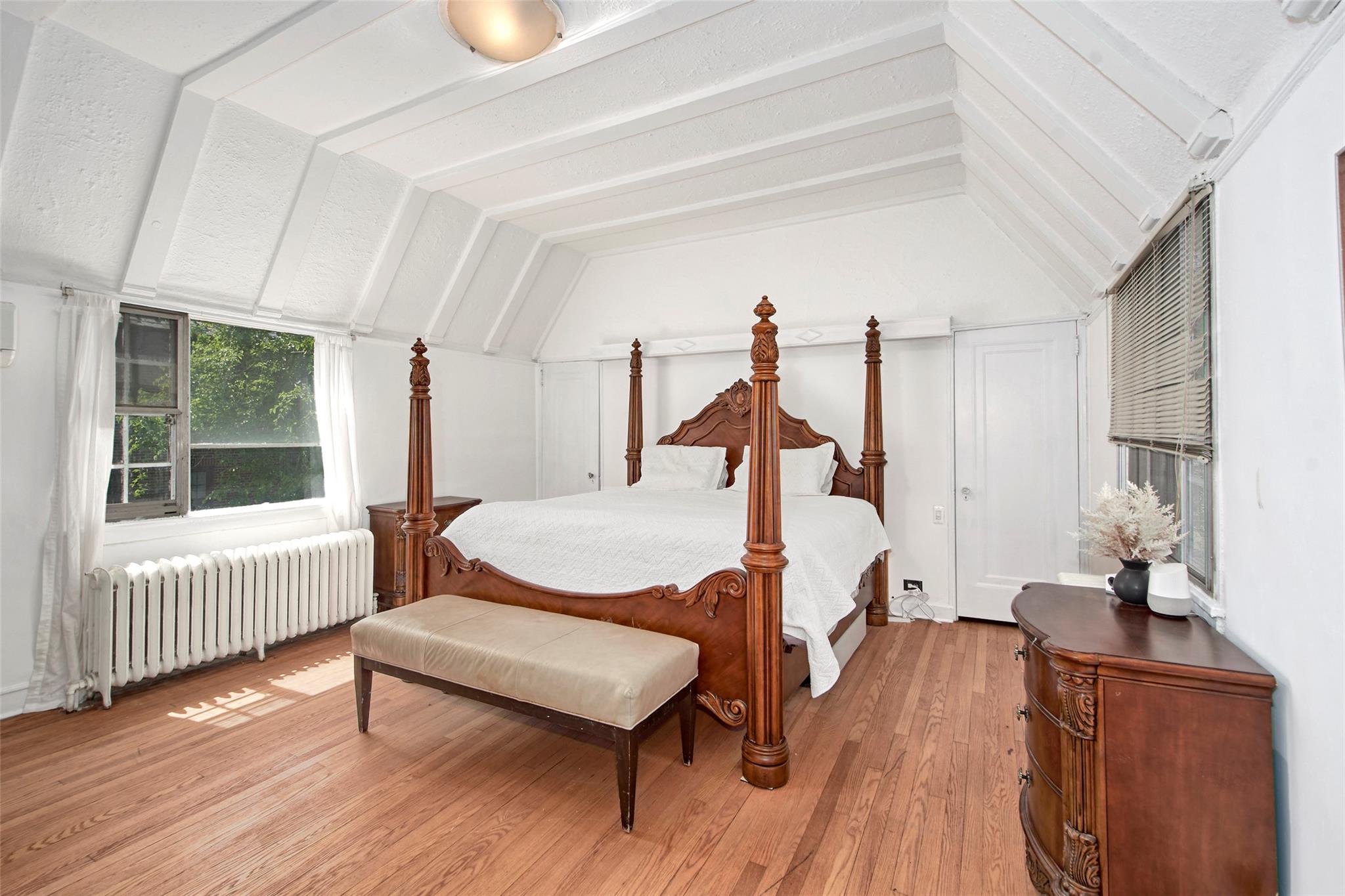 #19 photo, 2 Byworth Road, New Rochelle , NY 10804