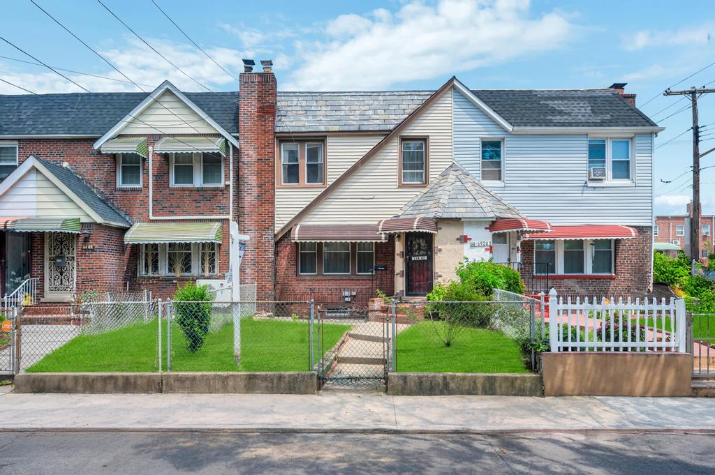 #10 photo, 11467 202nd Street, Saint Albans , NY 11412