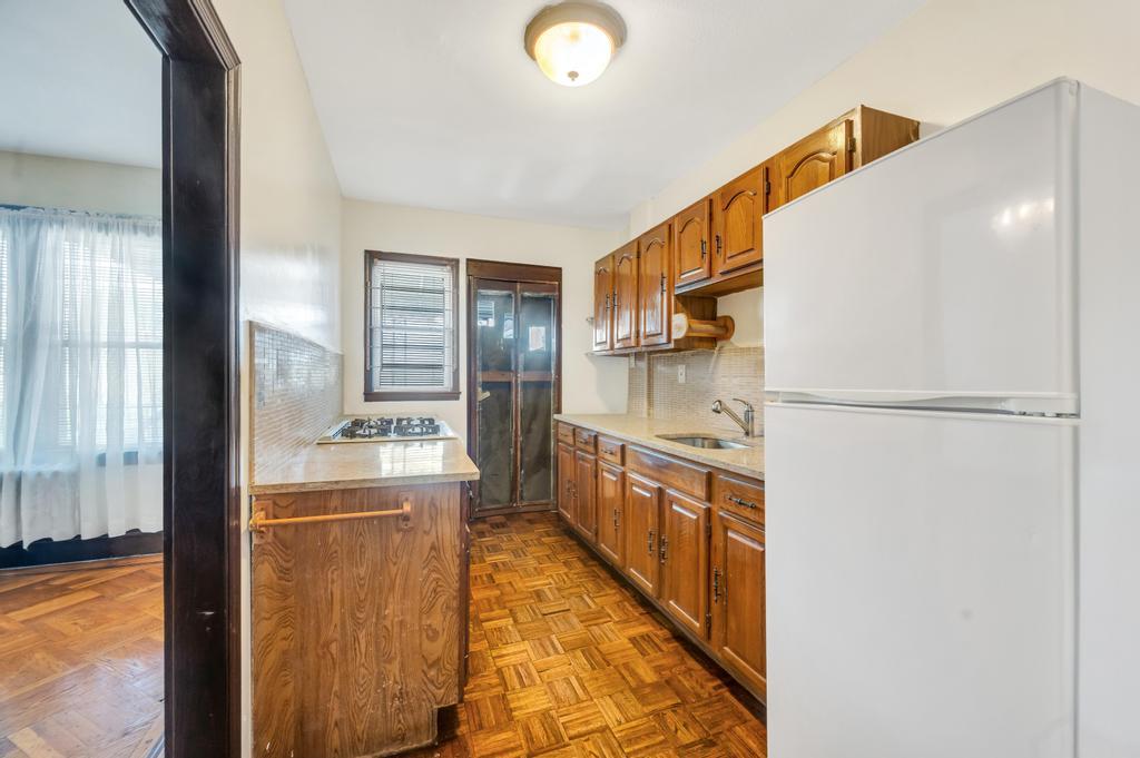 #11 photo, 11467 202nd Street, Saint Albans , NY 11412