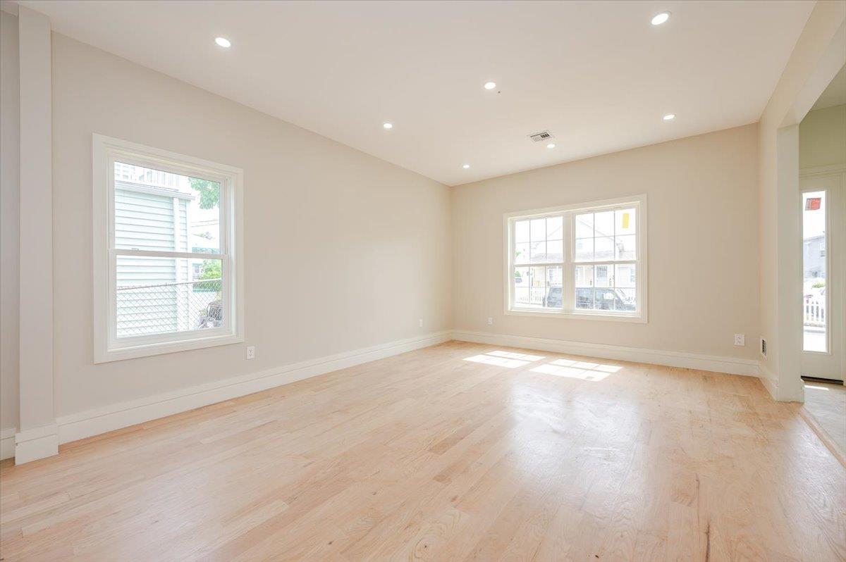 #4 photo, 344 Bayview Avenue, ナッソー郡 Inwood , NY 11096