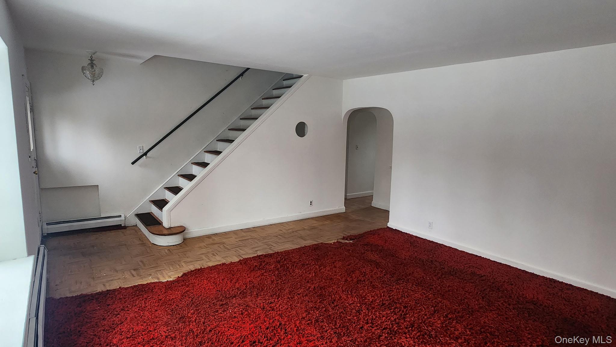 #10 photo, 163 Scarcliffe Drive, Malverne , NY 11565