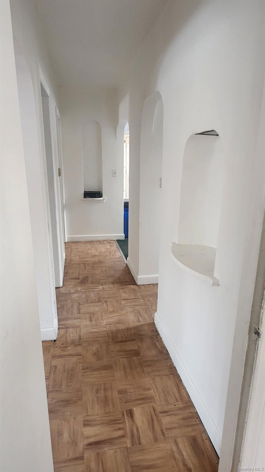 #11 photo, 163 Scarcliffe Drive, Malverne , NY 11565