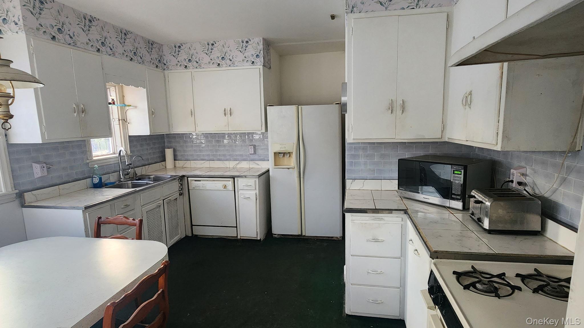 #15 photo, 163 Scarcliffe Drive, Malverne , NY 11565