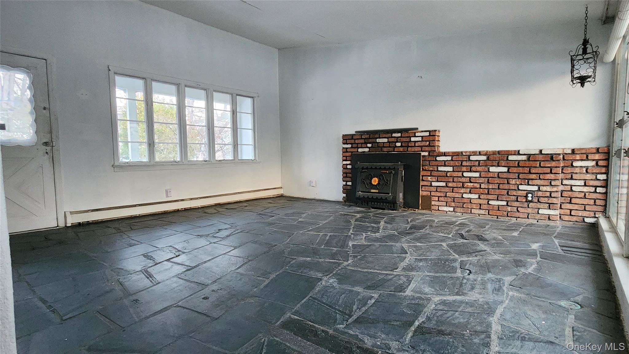 #17 photo, 163 Scarcliffe Drive, Malverne , NY 11565