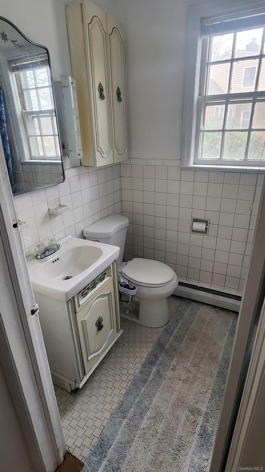 #19 photo, 163 Scarcliffe Drive, Malverne , NY 11565