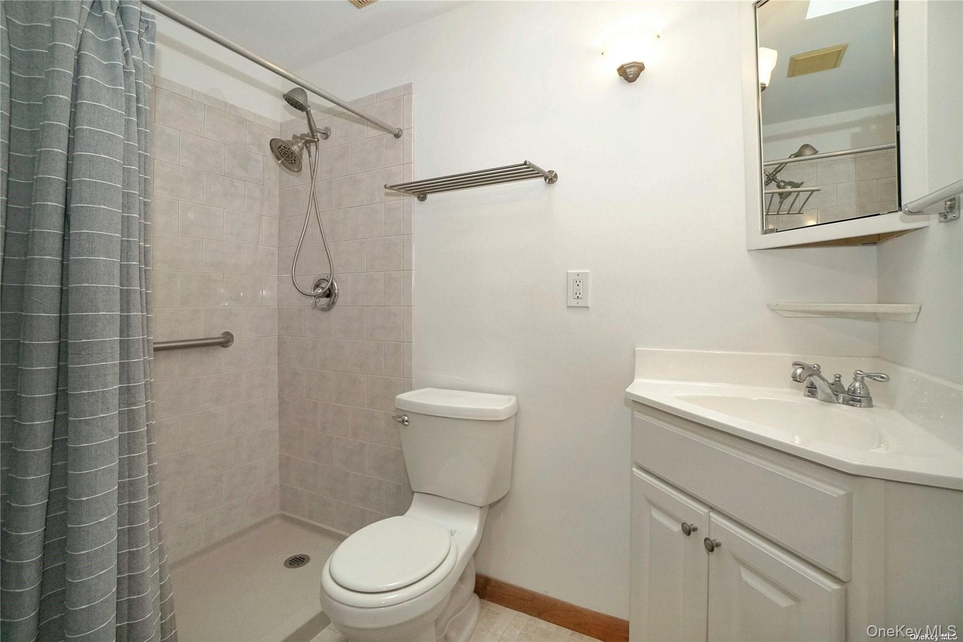 #16 photo, 32 Culross Drive, サフォーク郡 Rocky Point , NY 11778