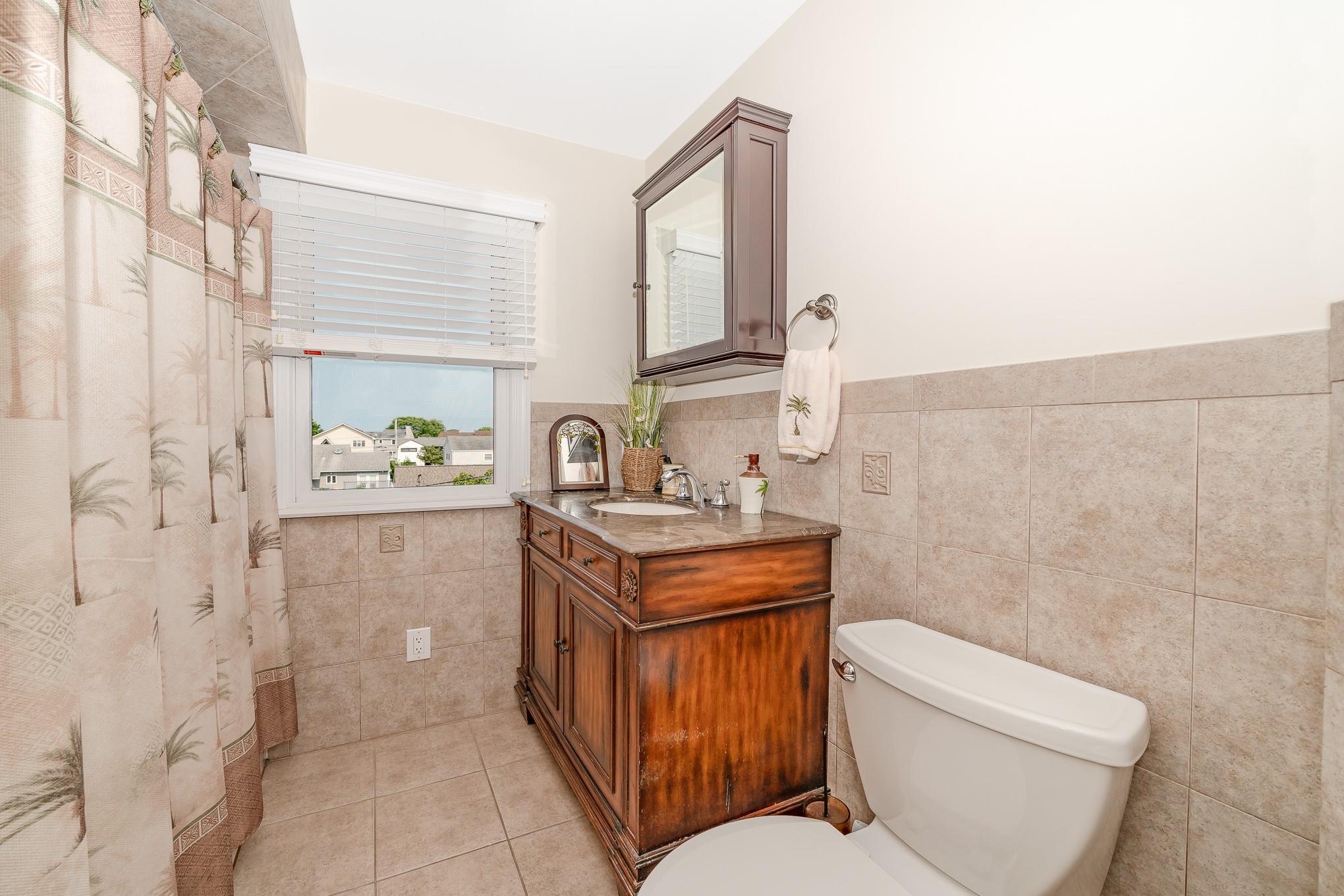 #20 photo, 106 Irving Avenue, ナッソー郡 Freeport , NY 11520