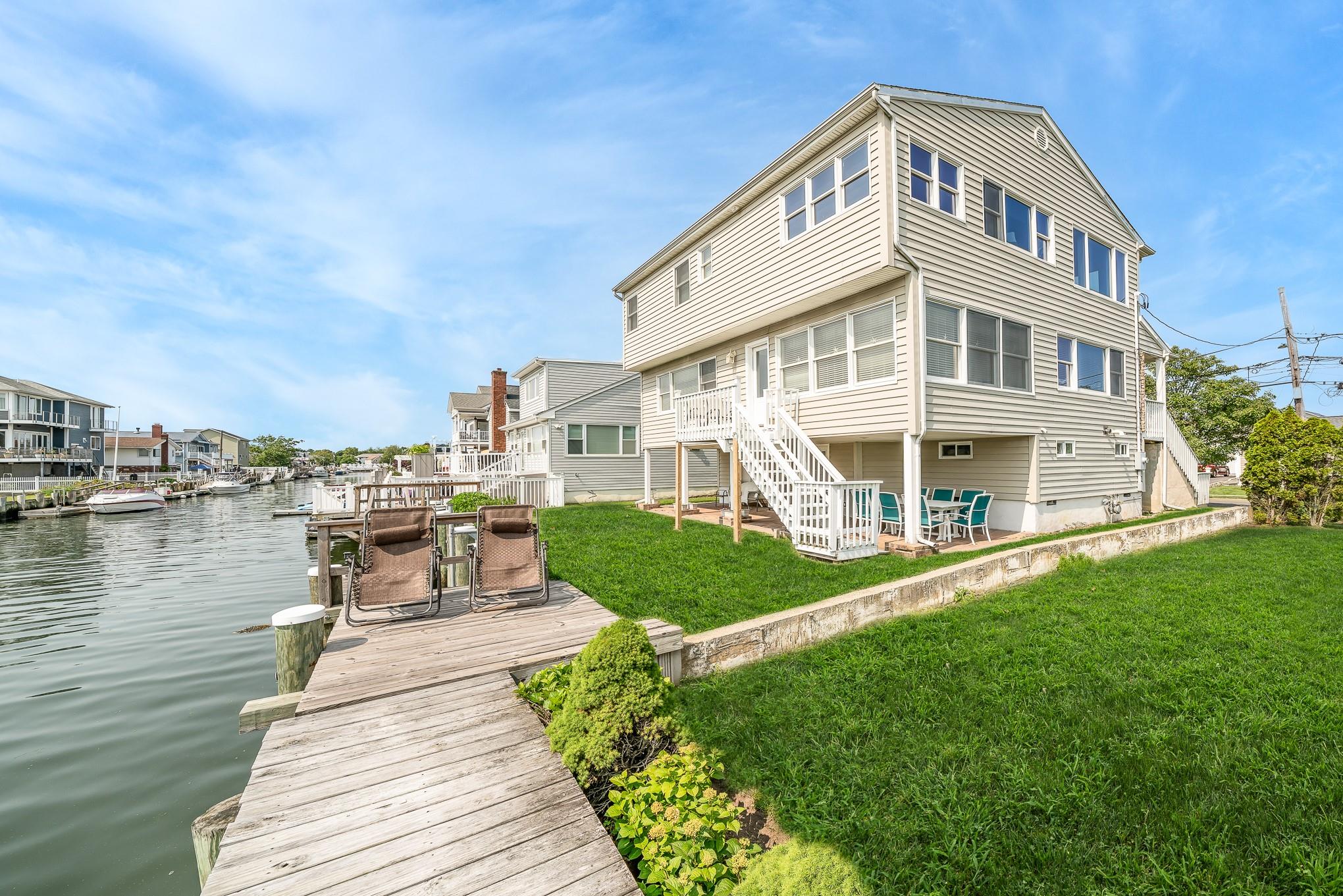 #4 photo, 106 Irving Avenue, ナッソー郡 Freeport , NY 11520