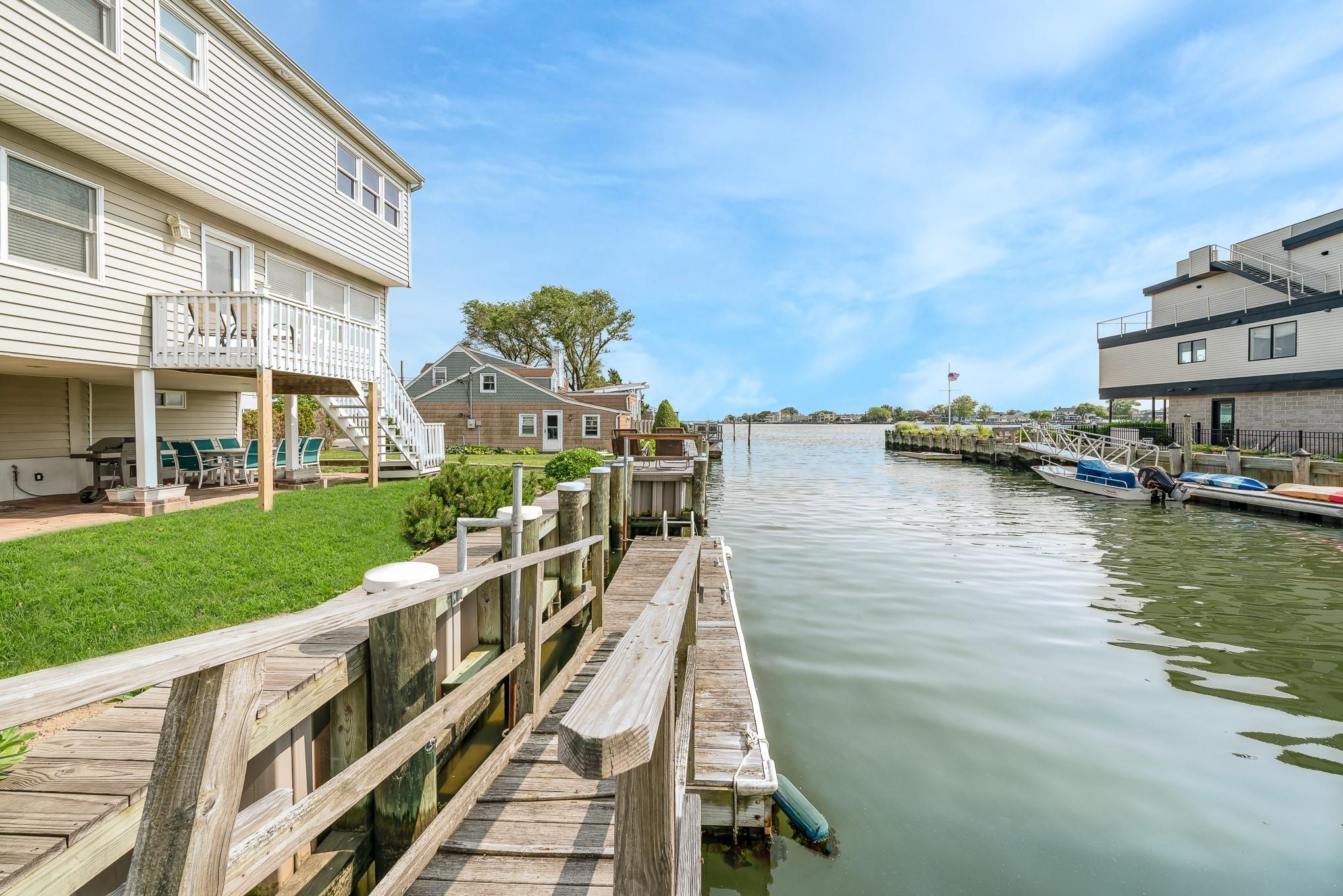 #5 photo, 106 Irving Avenue, ナッソー郡 Freeport , NY 11520