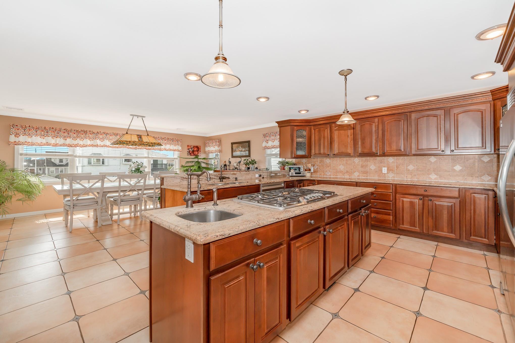 #8 photo, 106 Irving Avenue, ナッソー郡 Freeport , NY 11520