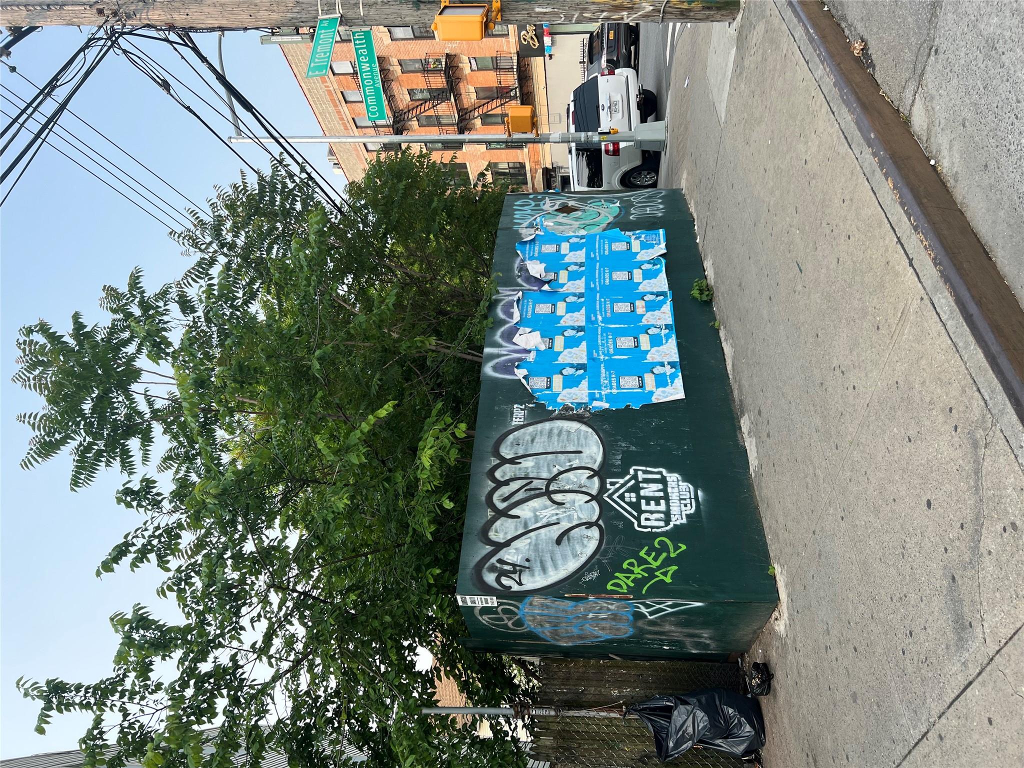 #2 photo, 1760 E Tremont Avenue, ブロンクス区 Bronx , NY 10460